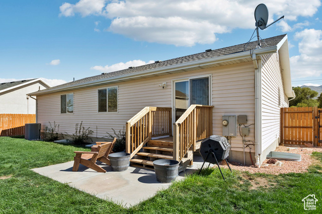 Photo 7 for MLS #2113484 at 541 N Coleman