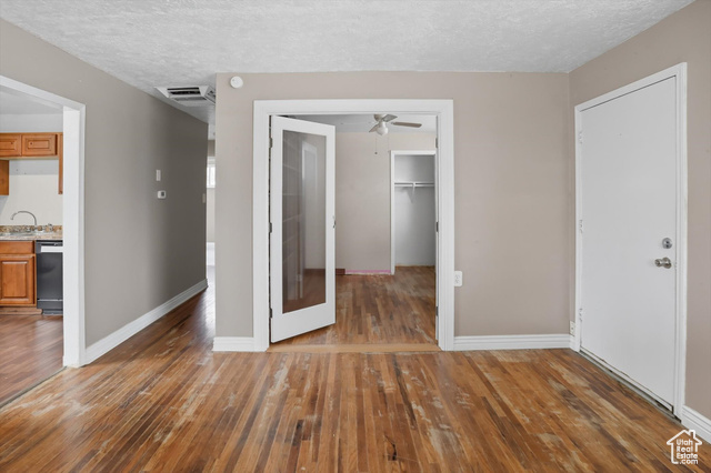 Photo 7 for MLS #2113485 at 5352 S Charlotte Ave