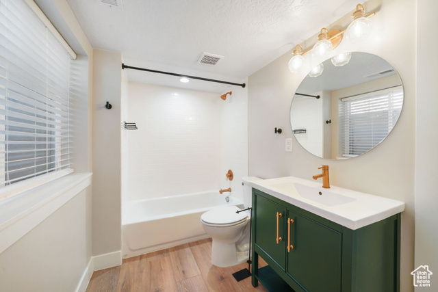 Photo 17 for MLS #2113518 at 1046 W 8925 South