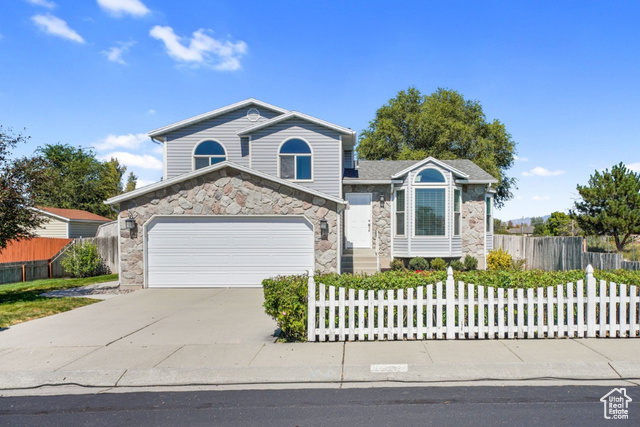 1046 W 8925 S, West Jordan UT 84088
