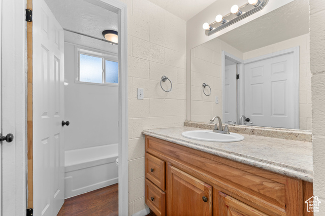 Photo 16 for MLS #2113539 at 670 S Main St #1-4
