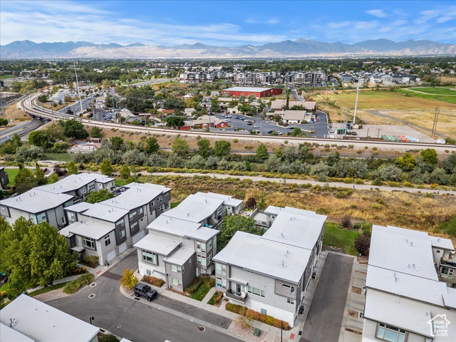 7756 S Rooftop Dr