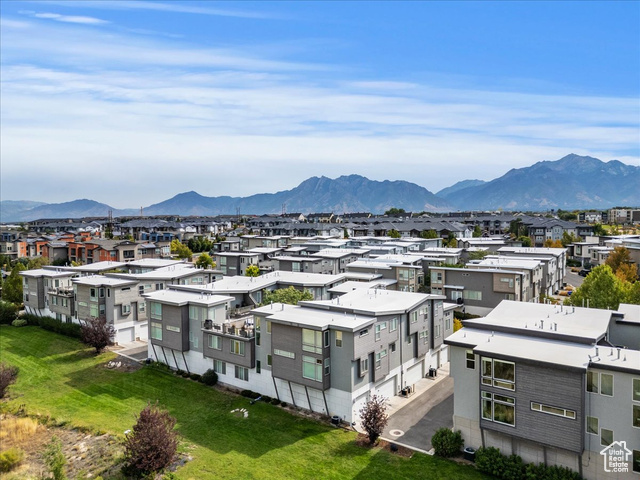 7756 S Rooftop Dr