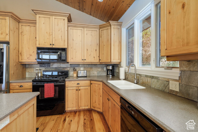 Photo 11 for MLS #2113551 at 3438 N Trappers Ct