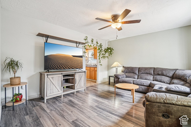 Photo 4 for MLS #2113560 at 561 S Jeremy St