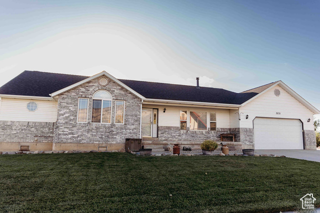 3231 N PELICAN DR, Farr West UT 84404