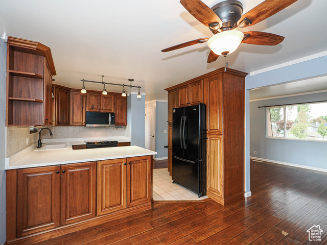 Photo 8 for MLS #2113582 at 1124 E Sleepy Hollow Ln