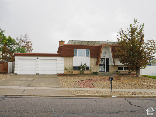1124 E SLEEPY HOLLOW LN, Sandy UT 84094