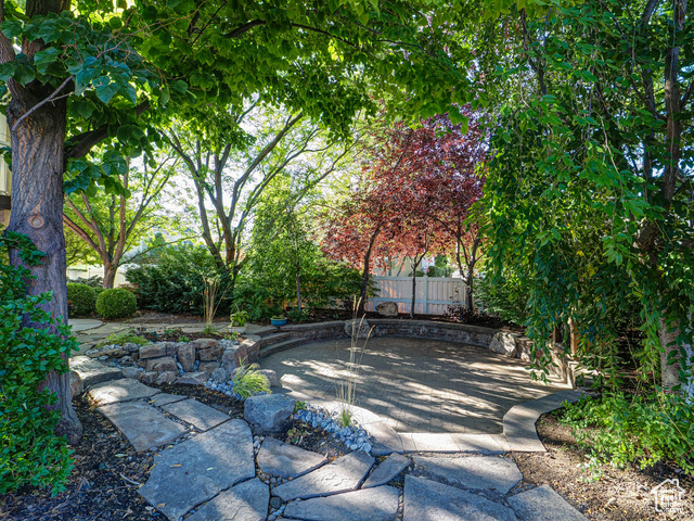 Photo 12 for MLS #2113594 at 572 E Autumn Hollow Ct