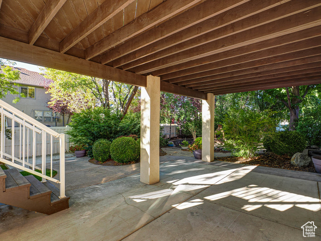 Photo 18 for MLS #2113594 at 572 E Autumn Hollow Ct