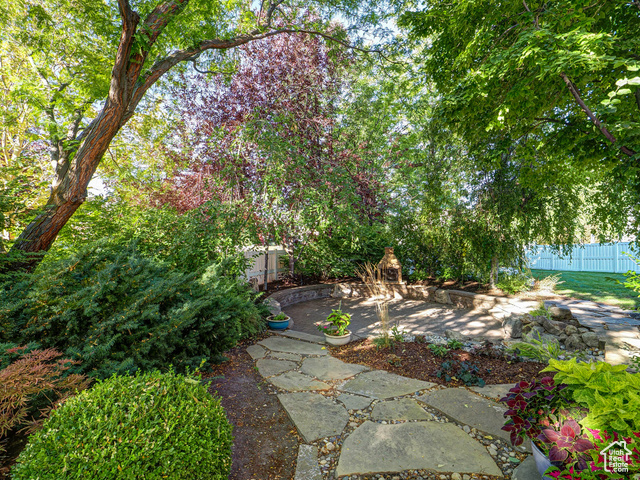 Photo 10 for MLS #2113594 at 572 E Autumn Hollow Ct
