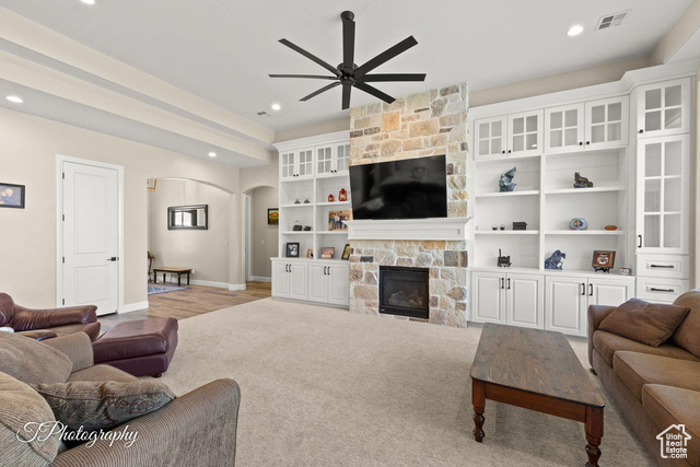 Photo 6 for MLS #2113597 at 1059 E Sea Biscuit Way
