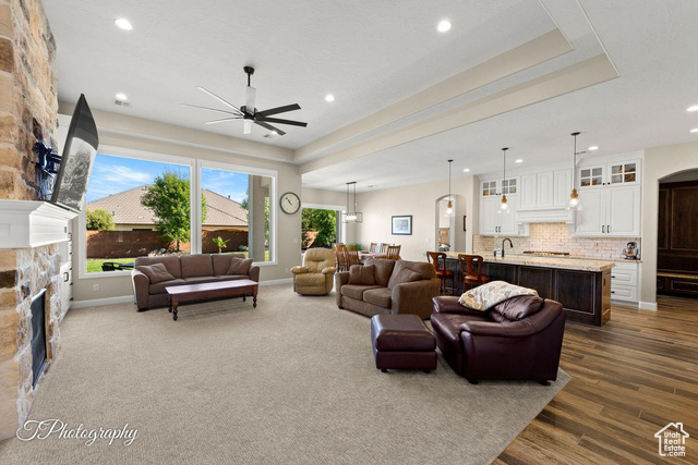 Photo 7 for MLS #2113597 at 1059 E Sea Biscuit Way