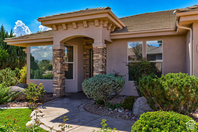 Photo 3 for MLS #2113608 at 761 W North Links Dr