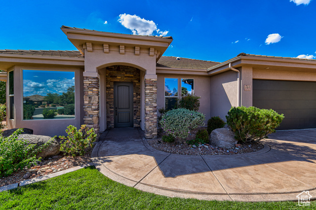Photo 2 for MLS #2113608 at 761 W North Links Dr