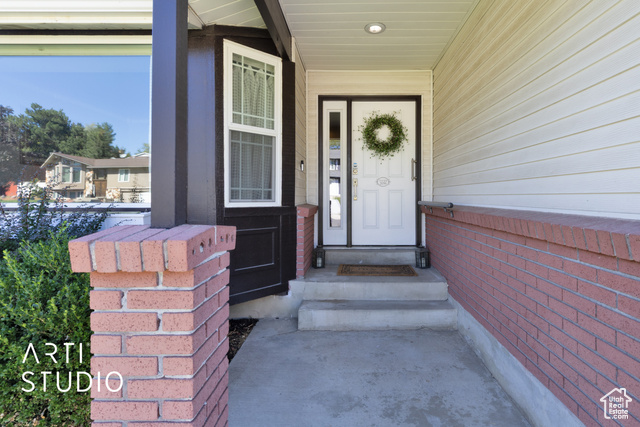 Photo 2 for MLS #2113687 at 2056 E Meadow Lark Way