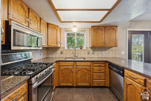 Photo 6 for MLS #2113704 at 5678 S Maplewood Dr