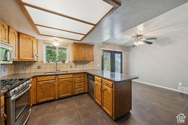 Photo 7 for MLS #2113704 at 5678 S Maplewood Dr