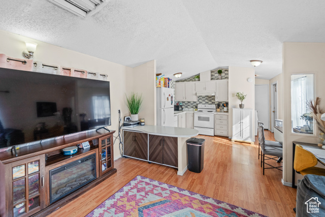 Photo 3 for MLS #2113705 at 1150 N 200 West #6