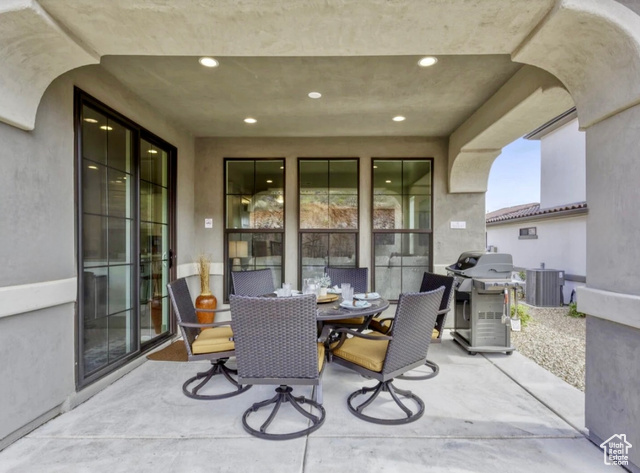 Photo 12 for MLS #2113723 at 2323 E Escondido Dr