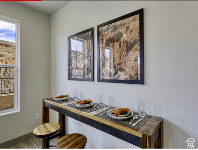 Photo 10 for MLS #2113723 at 2323 E Escondido Dr
