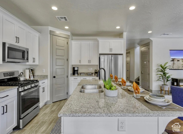 Photo 6 for MLS #2113723 at 2323 E Escondido Dr