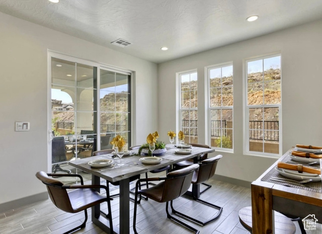 Photo 8 for MLS #2113723 at 2323 E Escondido Dr