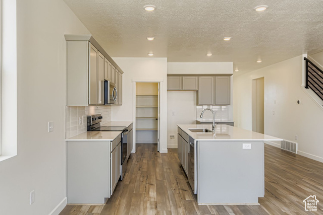 Photo 10 for MLS #2113745 at 205 E Clear Granite Way