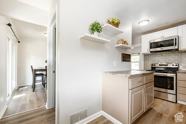 Photo 11 for MLS #2113753 at 2207 S Tyler Ave