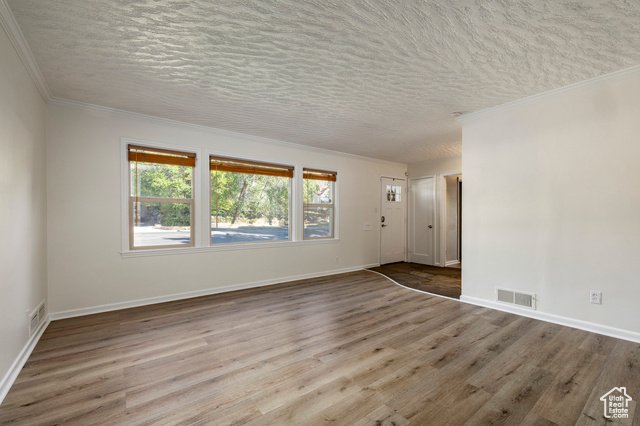 Photo 5 for MLS #2113753 at 2207 S Tyler Ave