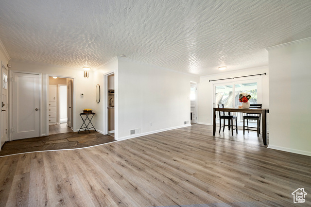 Photo 4 for MLS #2113753 at 2207 S Tyler Ave