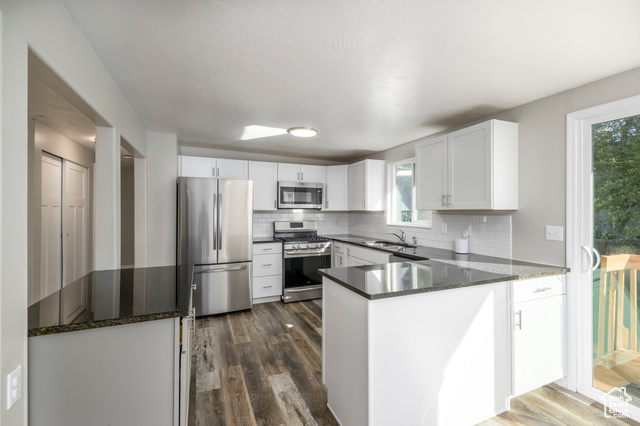 Photo 3 for MLS #2113765 at 199 E Lynn Cir