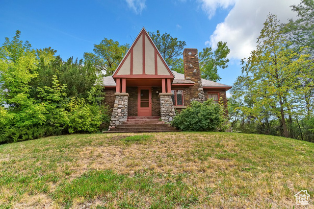 225 CHIMES DR, South Ogden UT 84405