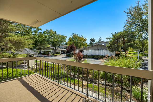 Photo 17 for MLS #2113817 at 1697 E Woodbridge Dr #4