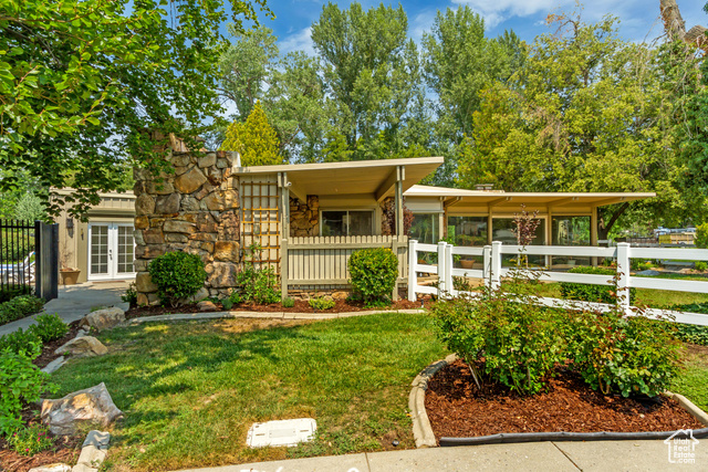 Photo 18 for MLS #2113817 at 1697 E Woodbridge Dr #4
