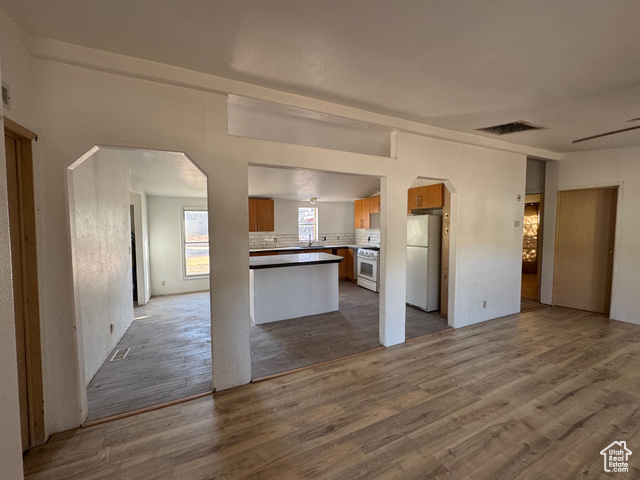 Photo 6 for MLS #2113830 at 1414 E Huntcreek Dr
