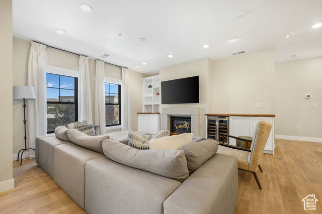 Photo 4 for MLS #2113839 at 2240 E Laney Ave #302