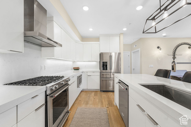 Photo 7 for MLS #2113839 at 2240 E Laney Ave #302