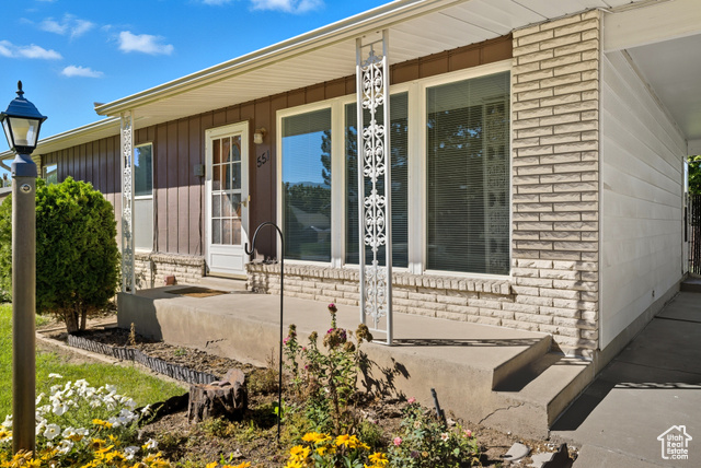 Photo 4 for MLS #2113889 at 551 Colonial St