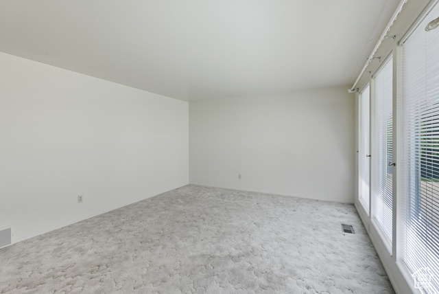 Photo 9 for MLS #2113889 at 551 Colonial St