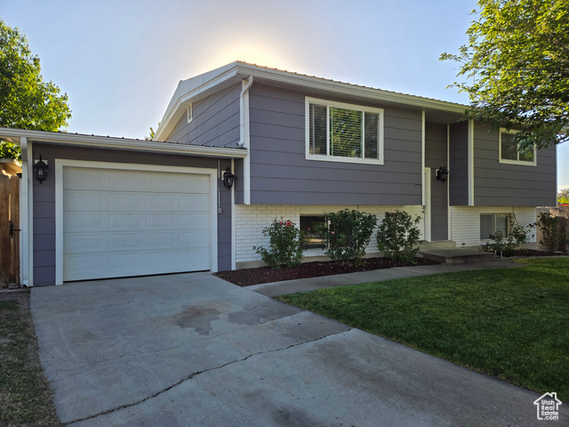 Photo 2 for MLS #2113943 at 3906 S Boothill Cir