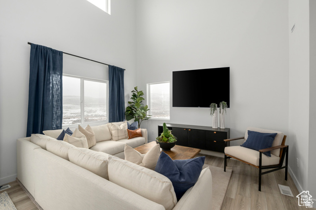 Photo 4 for MLS #2113948 at 1534 W Charmer Ln #1520