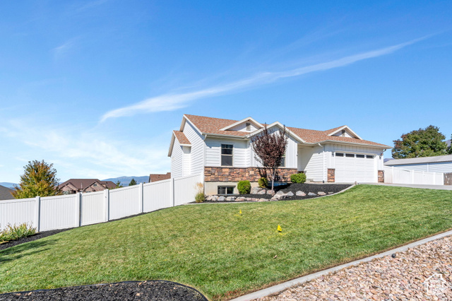 Photo 2 for MLS #2113962 at 93 E Park Dr
