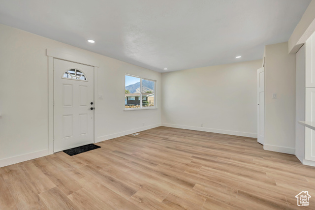 Photo 6 for MLS #2113980 at 635 N Chimesview Cir
