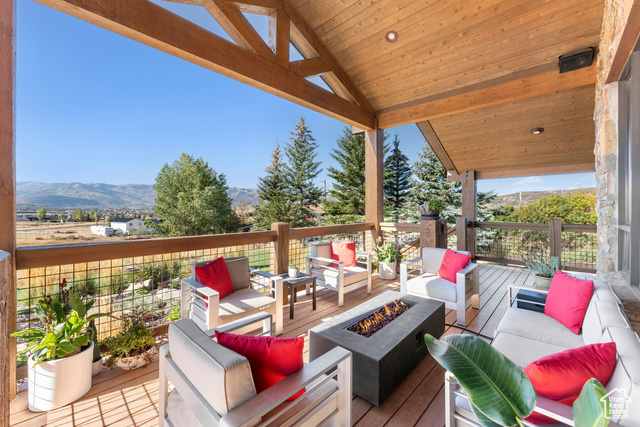 Photo 10 for MLS #2114001 at 7867 N Silver Creek Rd #275