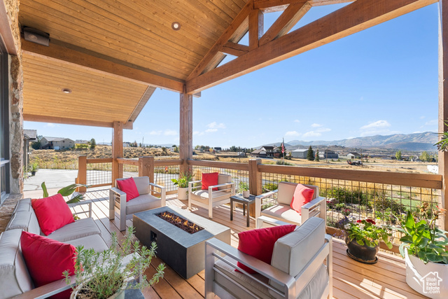 Photo 8 for MLS #2114001 at 7867 N Silver Creek Rd #275