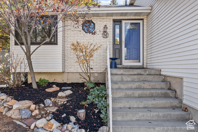 Photo 4 for MLS #2114019 at 1896 E Gyrfalcon