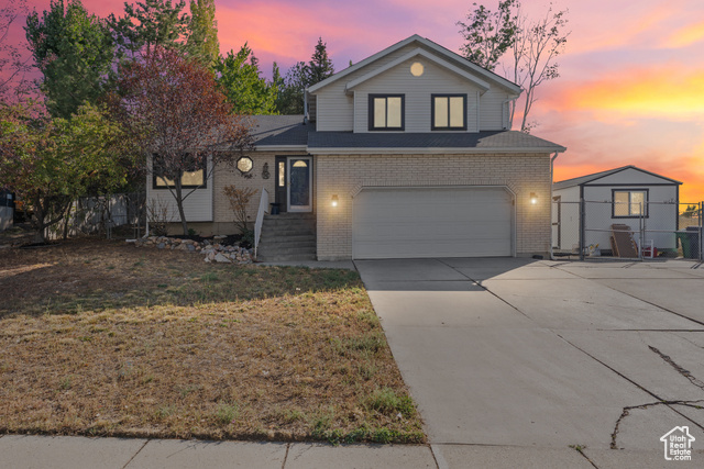 Photo 2 for MLS #2114019 at 1896 E Gyrfalcon