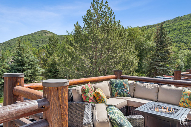 Photo 54 for MLS #2114020 at 1955 Deer Valley Dr #302