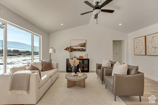 Photo 12 for MLS #2114027 at 3714 N Daffodil Dr